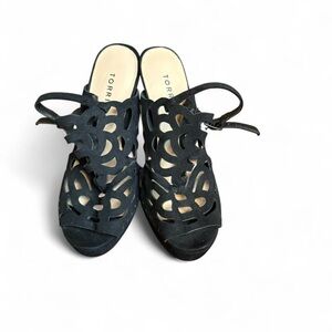 Torrid Black Laser Cut Platform Heels Size 8.5 WW